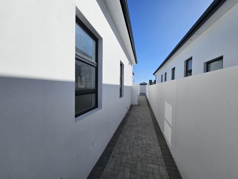 3 Bedroom Property for Sale in Sandy Point Western Cape